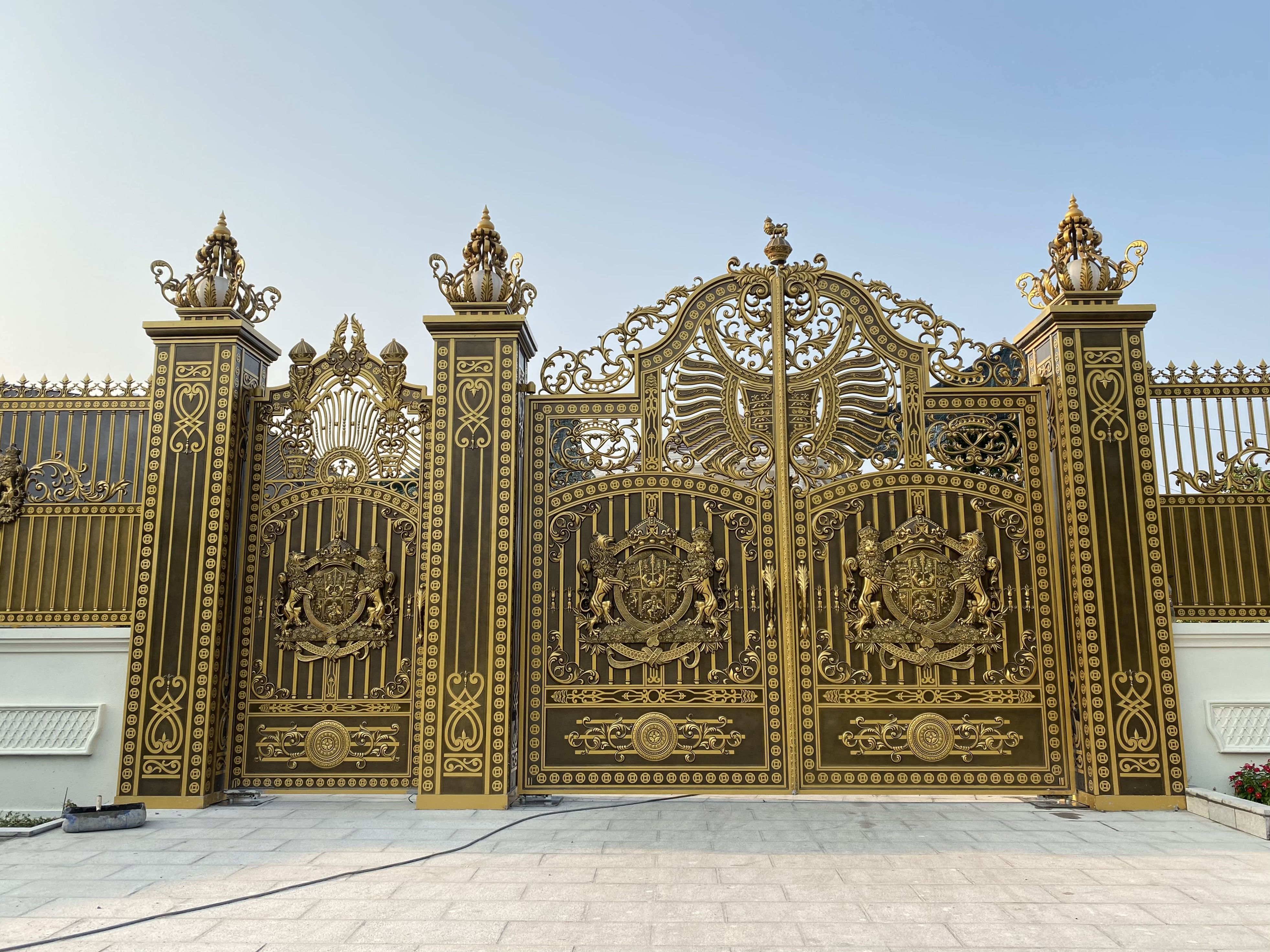 Cổng nhôm đúc 03